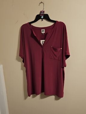 Anne Klein Magenta V Neck Dolman Sleeve Blouse. NWT